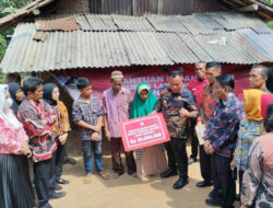 Bupati Lamsel Bedah Rumah Warga Desa Trans Tanjungan Kecamatan Katibung