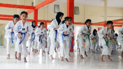 Diuji Penguji Nasional, 102 Taekwondoin Satlas Ikut Ujian Kenaikan Tingkat Geup