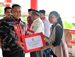 412 Guru Ngaji dan Tokoh Lintas Agama di Lamsel Terima Insentif