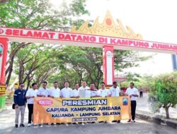 Dibangun PT Wong Coco, Gapura Kampung Jumbara Diresmikan Bupati Lamsel