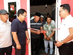 Nanang Ermanto Salurkan Bantuan Bedah Rumah untuk 10 Warga Kecamatan Katibung